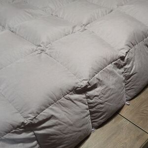 Luxurious Reversible Black/Datk Grey Comforter, New